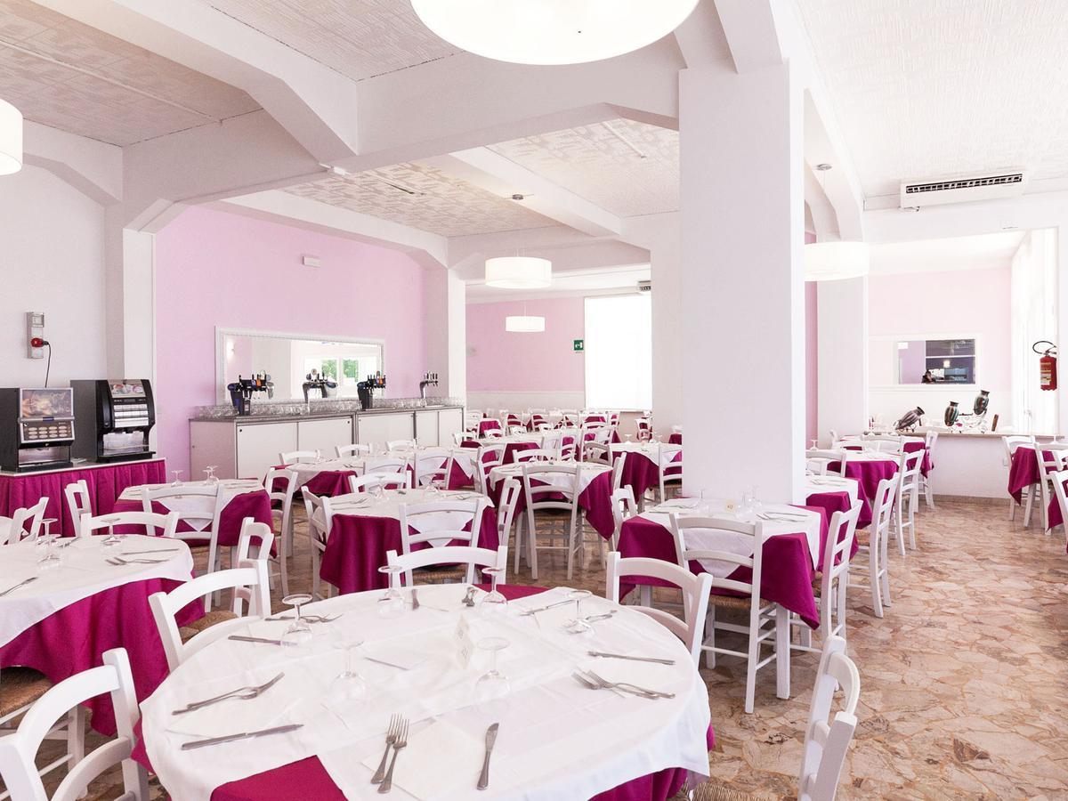 Hotel Promenade Universale Чезенатико Экстерьер фото